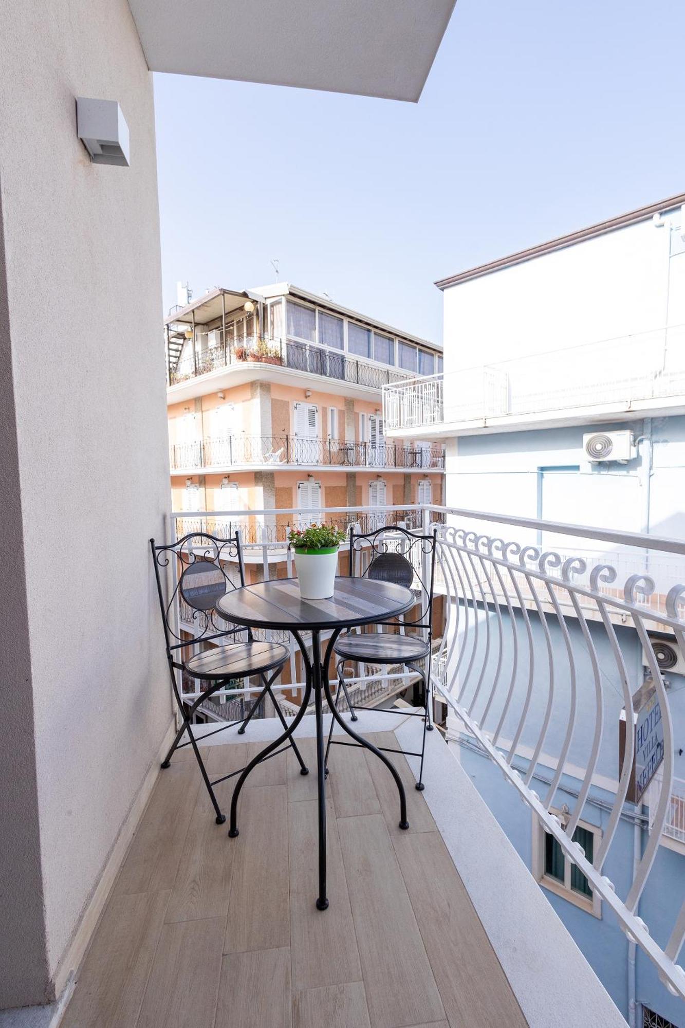 Perla Sul Mare Apartments Giardini Naxos Εξωτερικό φωτογραφία